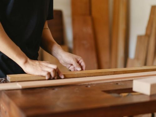 Il mercato azionario raggiunge livelli record in mezzo a una forte crescita economica